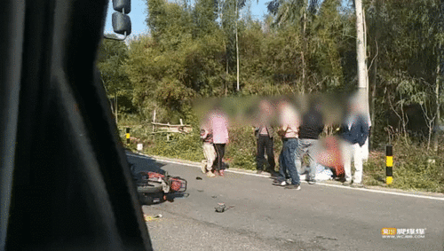 湛江最新爆料撞车,惊心动魄的撞车现场！  第3张